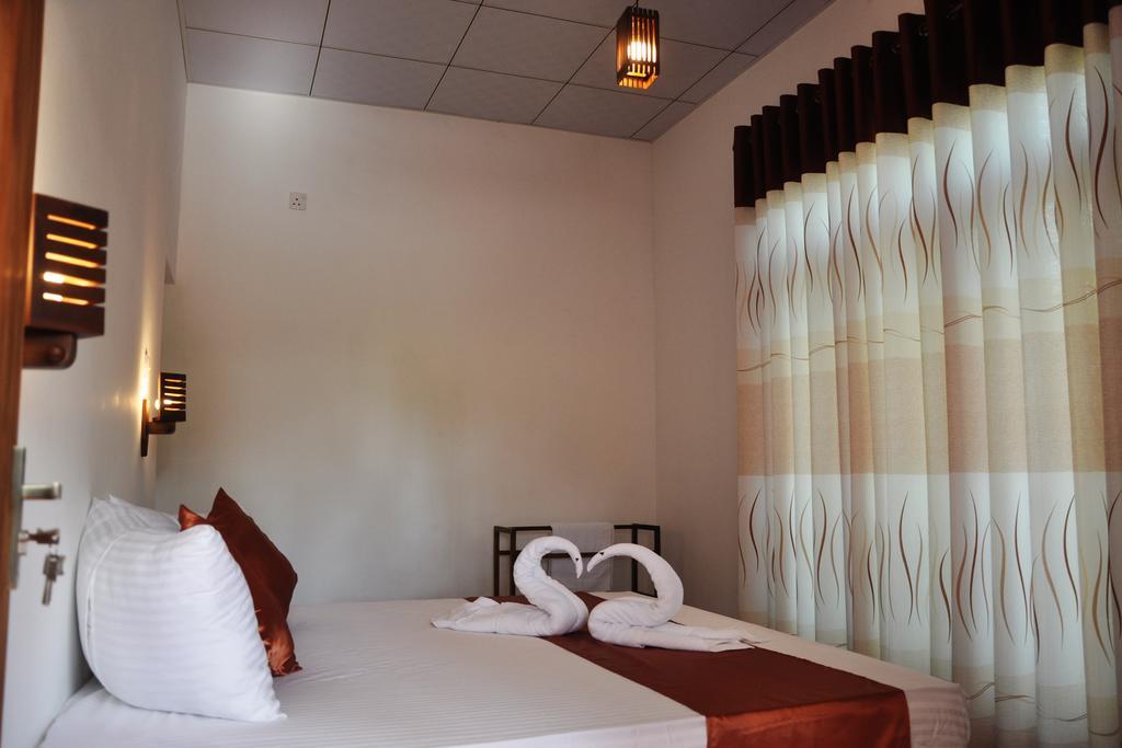 Coconut Garden House Hotel Udawalawe Ngoại thất bức ảnh