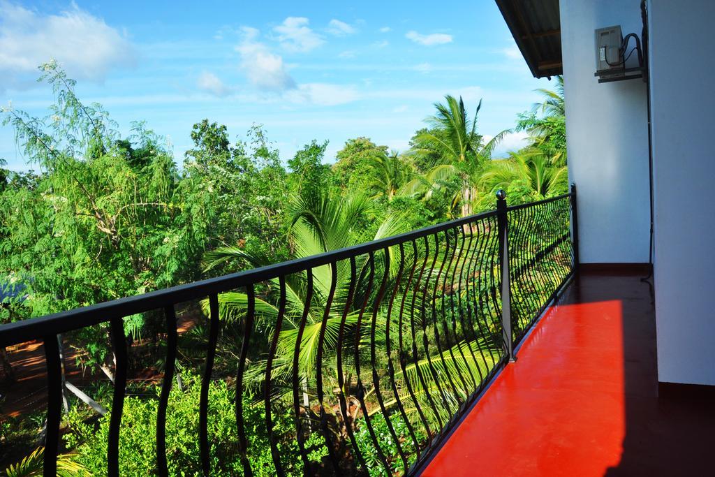 Coconut Garden House Hotel Udawalawe Ngoại thất bức ảnh