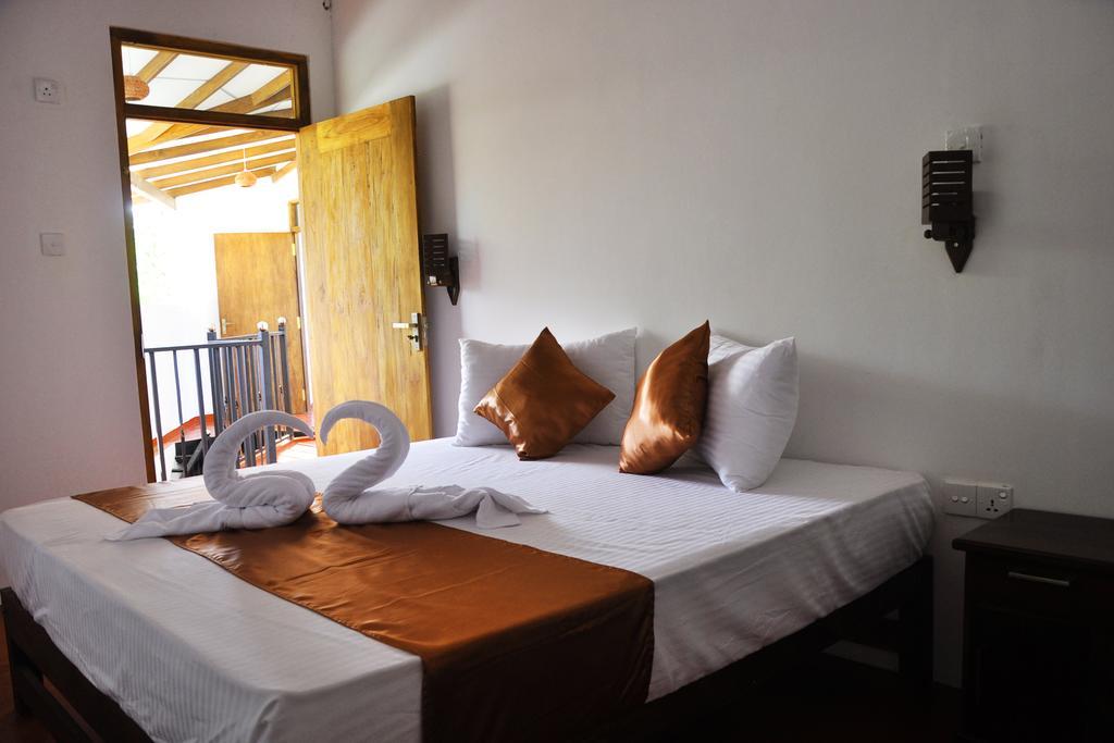 Coconut Garden House Hotel Udawalawe Ngoại thất bức ảnh