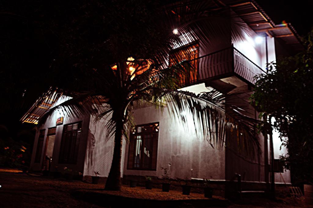 Coconut Garden House Hotel Udawalawe Ngoại thất bức ảnh