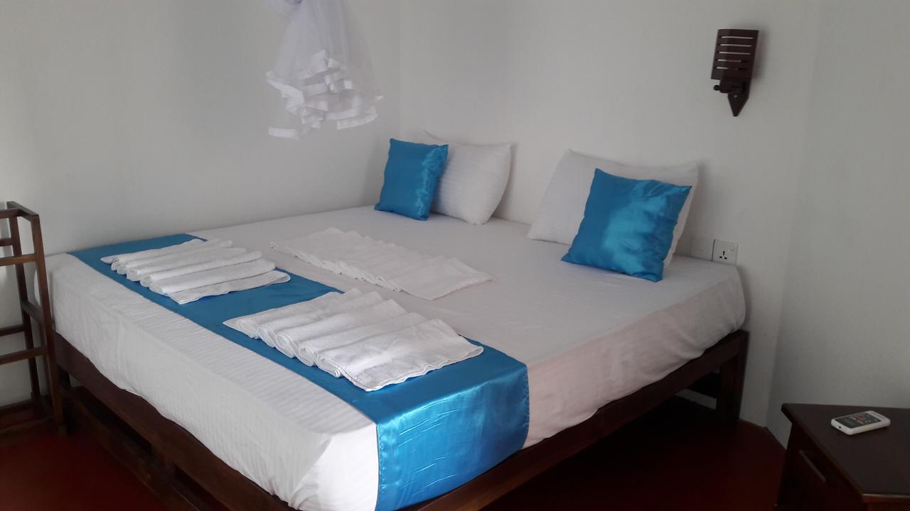 Coconut Garden House Hotel Udawalawe Ngoại thất bức ảnh