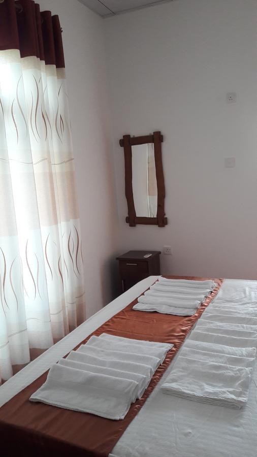 Coconut Garden House Hotel Udawalawe Ngoại thất bức ảnh