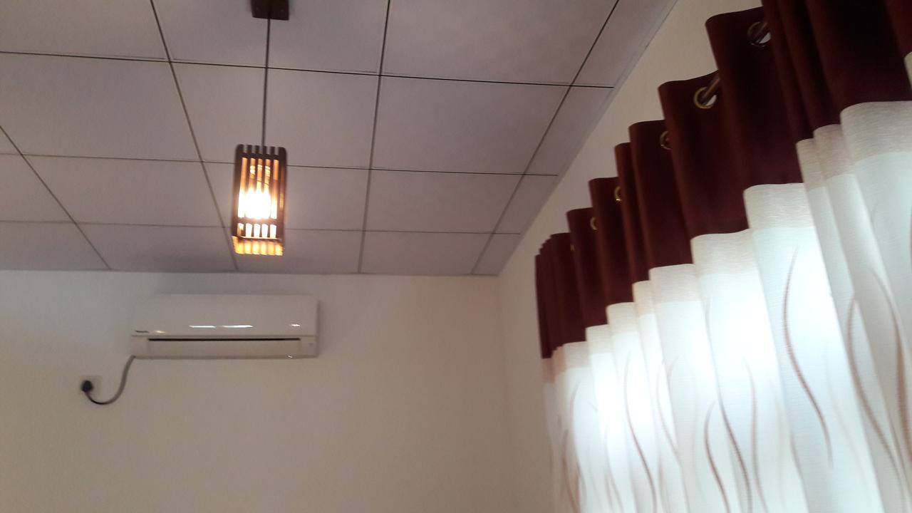 Coconut Garden House Hotel Udawalawe Ngoại thất bức ảnh